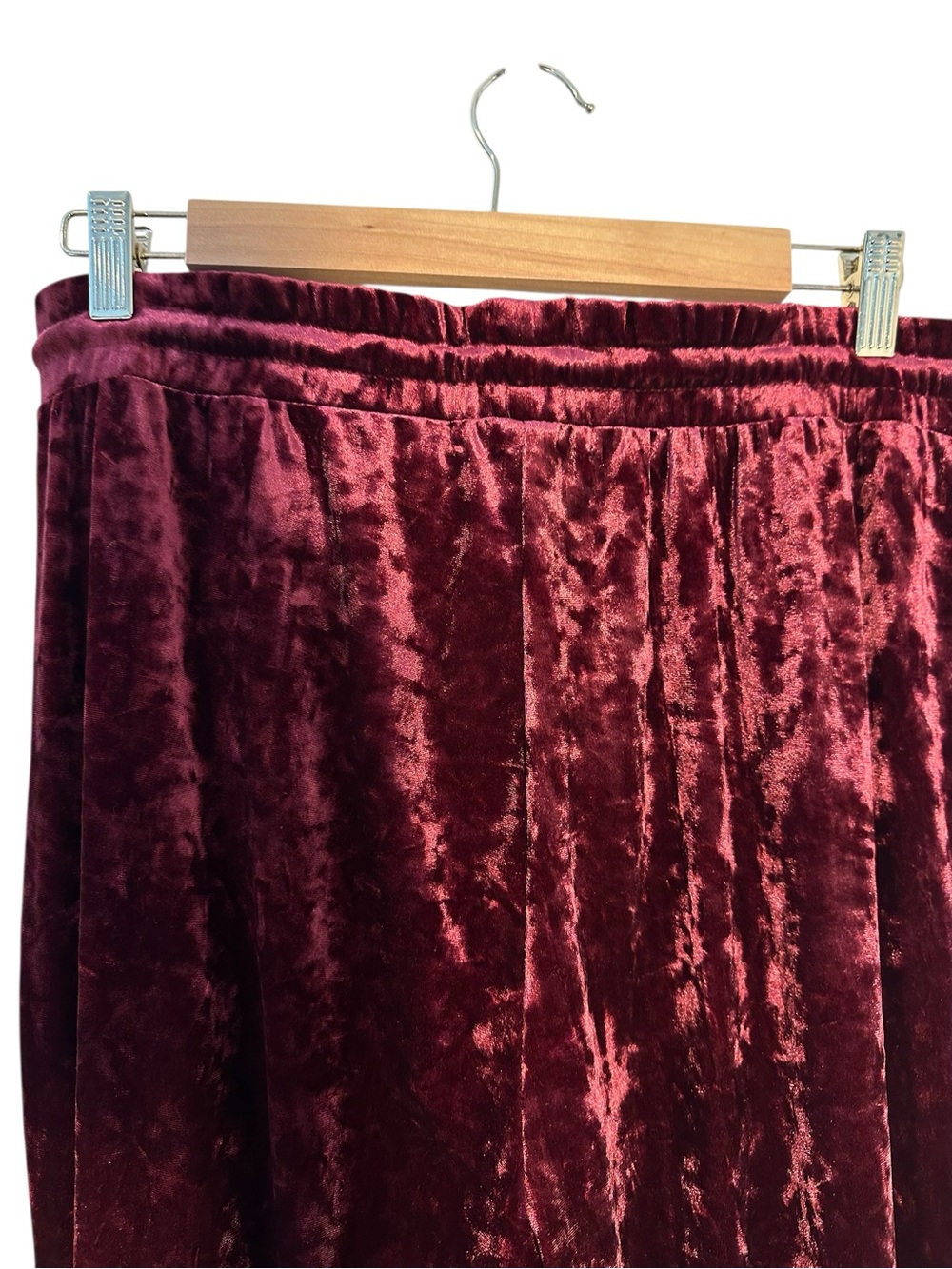 Romeo & Juliet Velvet Drawstring Joggers - Burgundy - Picture 5 of 13